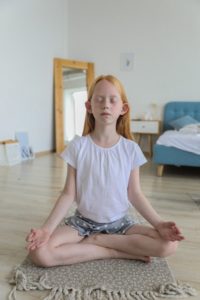 yoga_integral_niños_rosa_delbarco