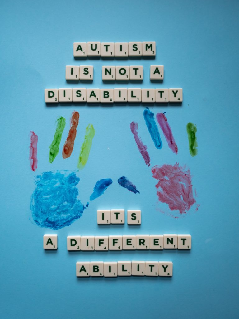 yoga_para_niños_con_autismo_y_terapia_De_yoga_Reflexologíapodal_rosadelbarco.com